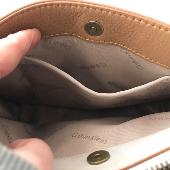 💖 Calvin Klein Brynn Suede Tote Crossbody - Picture 10 of 13